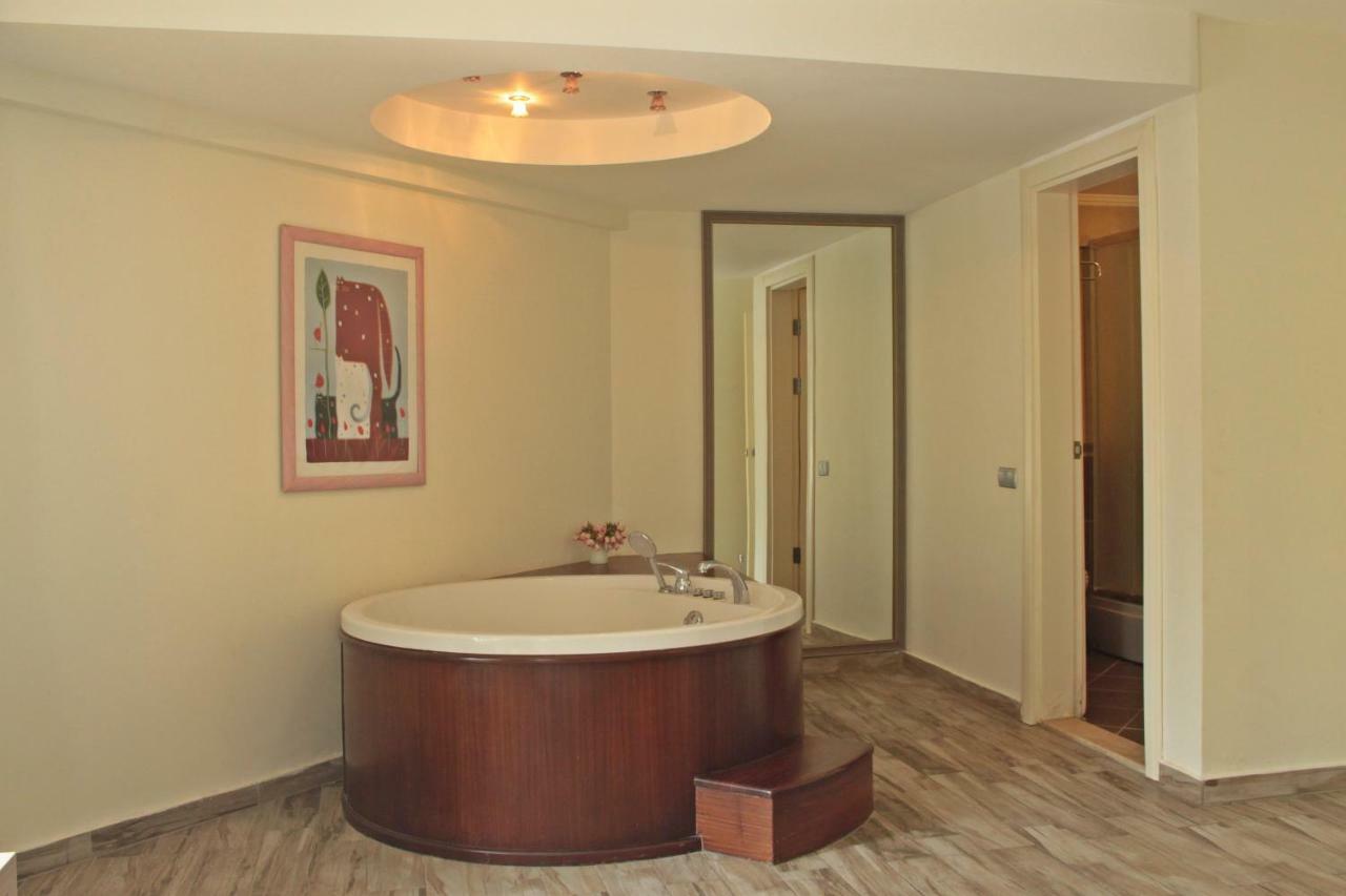 Costa Queen Suites 검벳 외부 사진